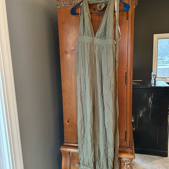 Olive green convertible halter jumpsuit - Picture 5 of 6